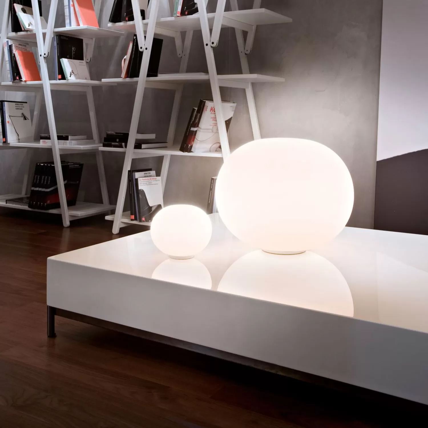 Flos Table Lamps<Glo-Ball B2 Table Lamp